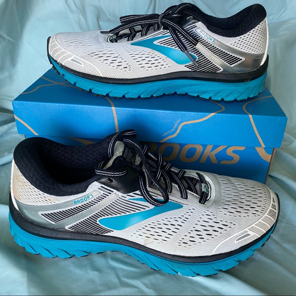 Brooks Adrenaline GTS 18, lots of miles left.